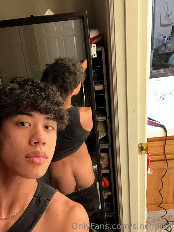 another view of my petite ass 🥺