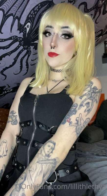 ✨🖤  I’m your gf now 🖤✨