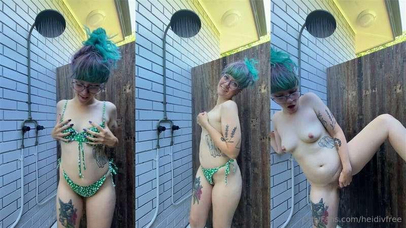 Outdoor Shower JOI
(8:33)
Worship my body while I tell you t..