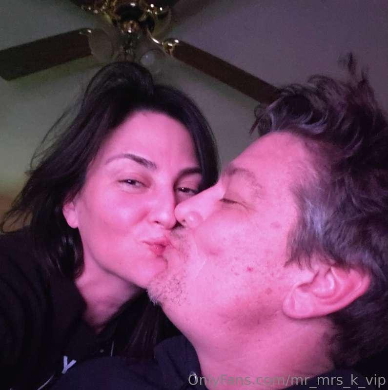 New Year kiss 💋 Happy New Year!!!