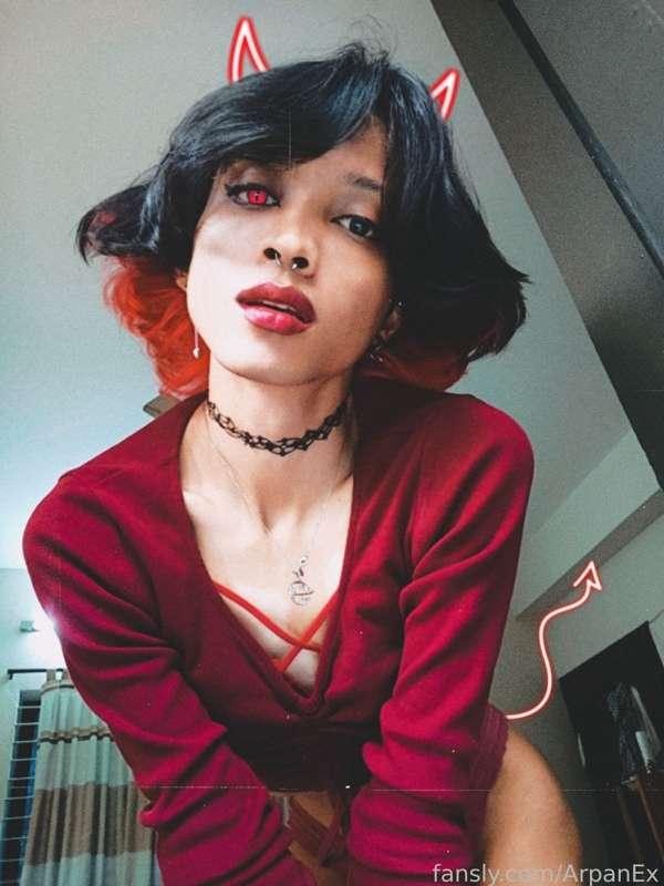"LUST"
Updated!
This set is what gave me the confidence to start off my fansly so here's some updated content :3
#femboy #sissy #gay 