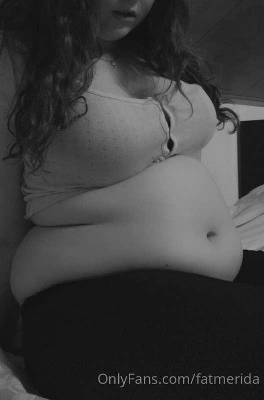 I want this belly so much bigger