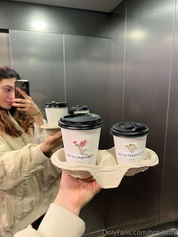 The inscription on the cup is- "because you're beautiful!"🥰🥰