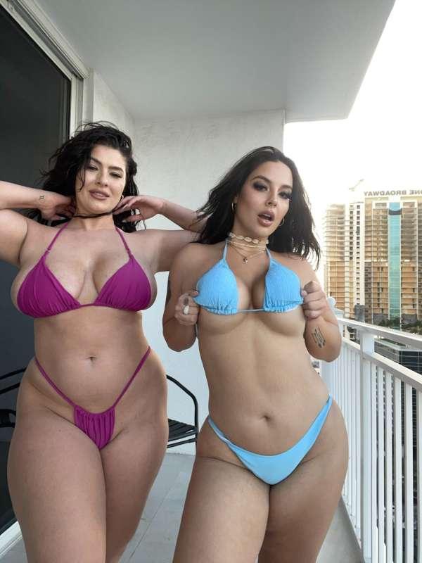 The duo you didn’t know you needed 💕 and she eats pussy sooo..