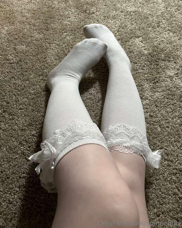 Doll feet (+some leg) 🤍