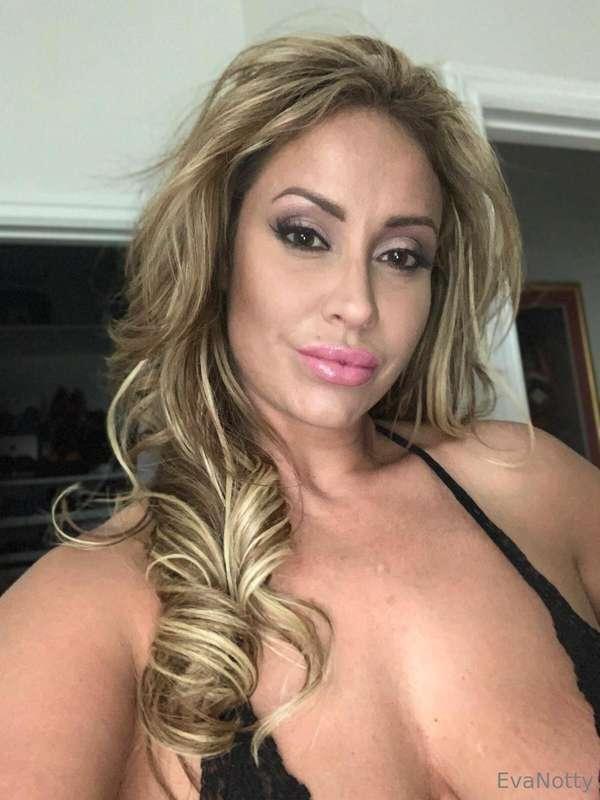 Wishing you a lovely Sunday! 💋
