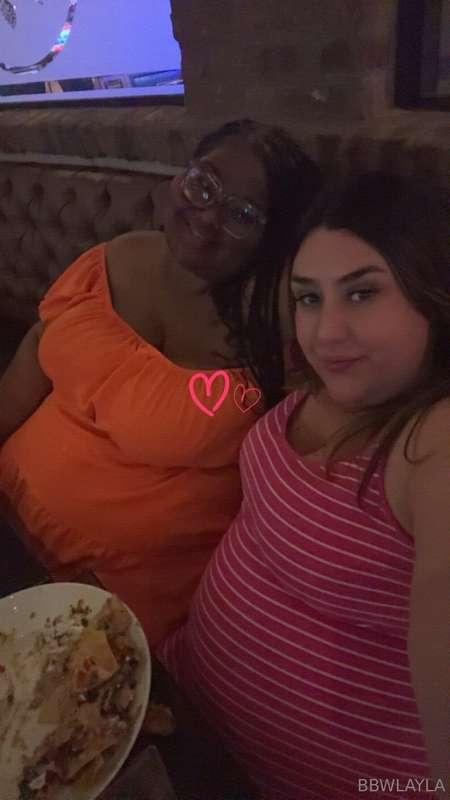 In vegas with my hot ssbbw friend @gilbert.grapes.mama we wa..
