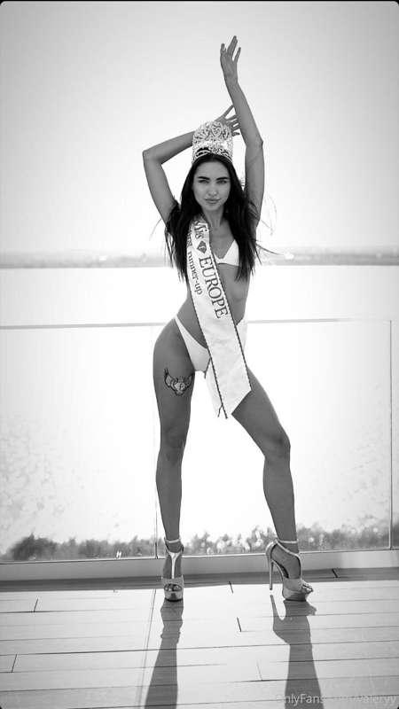Hey, guys🤗 As u know I am a winner of Miss Fashion TV👸👑, thi..