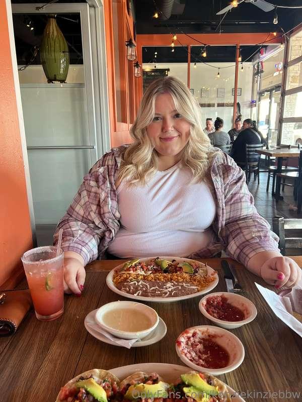 Beautiful Saturday enjoying my favorite Mexican restaurant 🤤