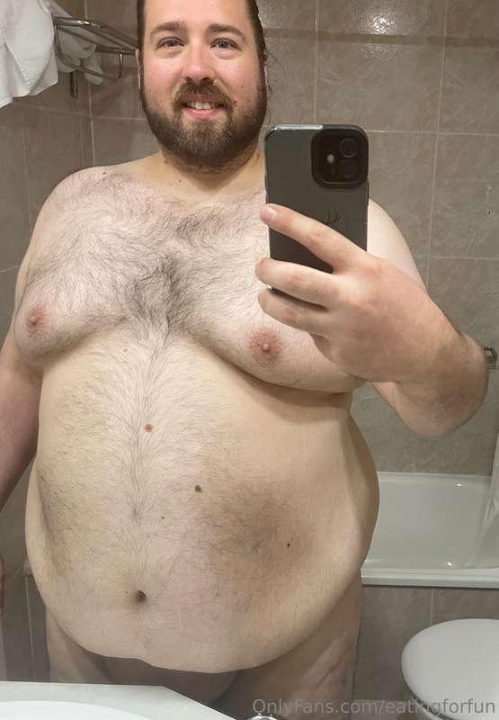 Obligatory hotel bathroom lighting check selfie 🐻😁🫣