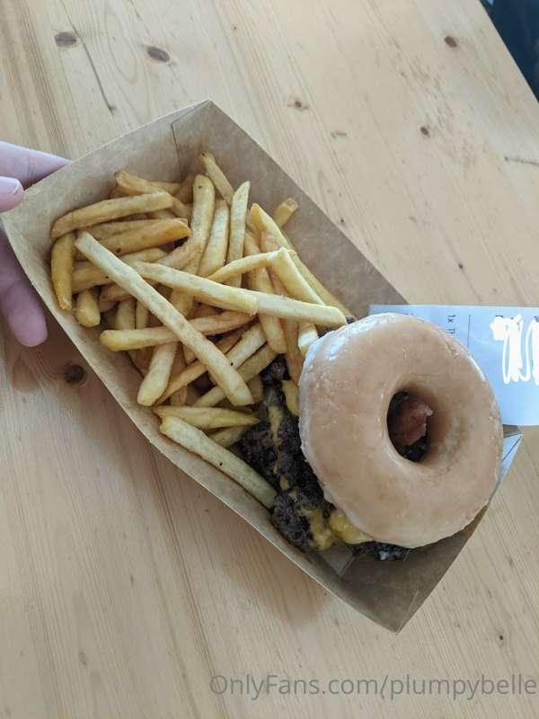 Hands down the best burger I've ever eaten, so I HAD to shar..