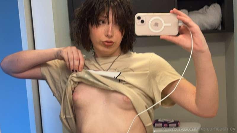 theiconicashley image #0