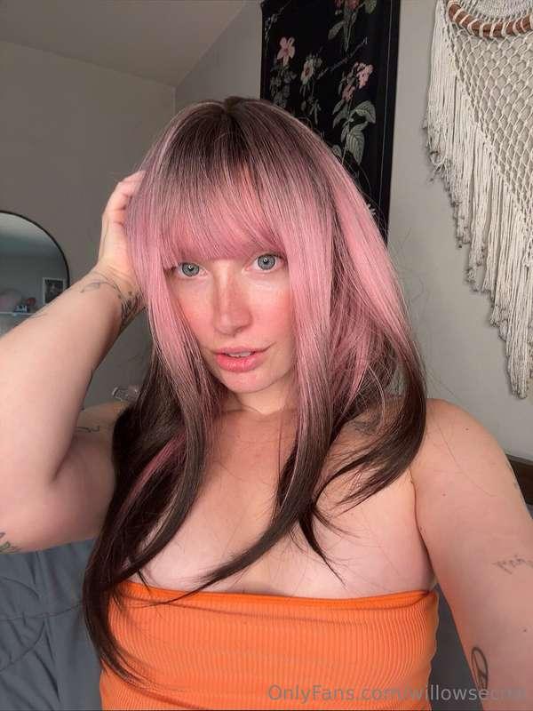 Can't get over with my pink hair!! 🩷🩷 Do you think i should ..