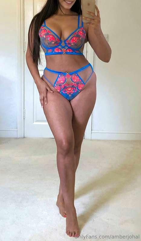 Are you looking at my camel toe...🙊