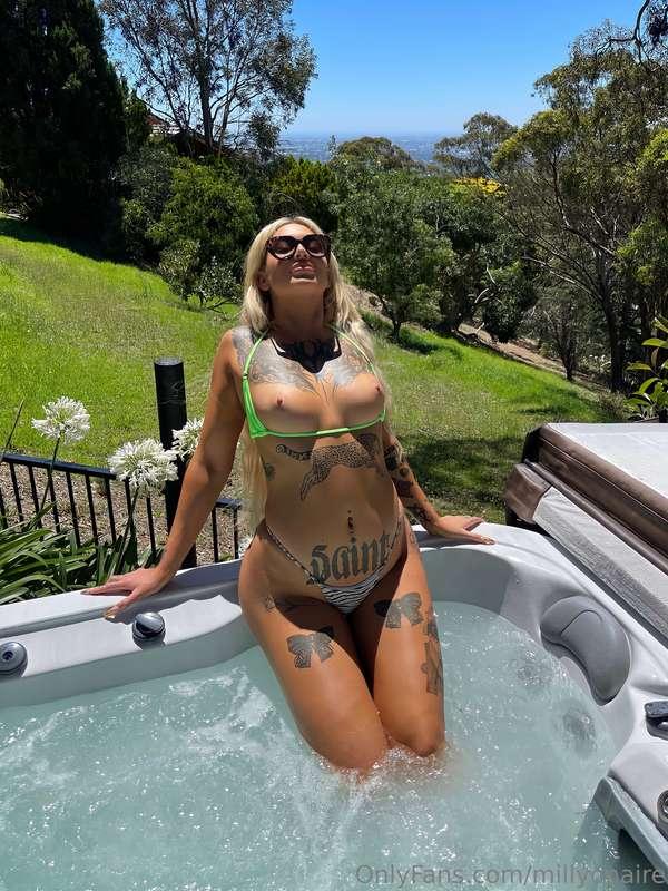 Hope the neighbours don't see me 😜