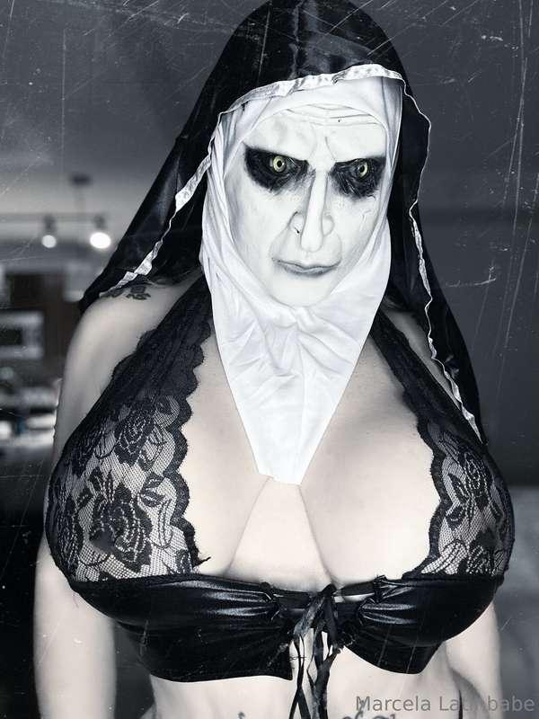 How scary do I look on a scale from 1 to 10?👻