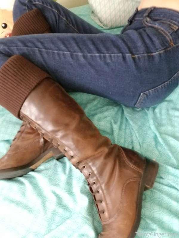 What do you think of my boots? 😍