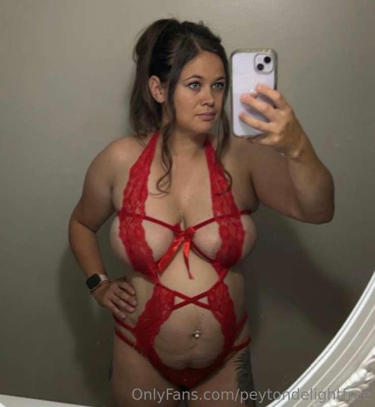 Sexy in red  ♥️