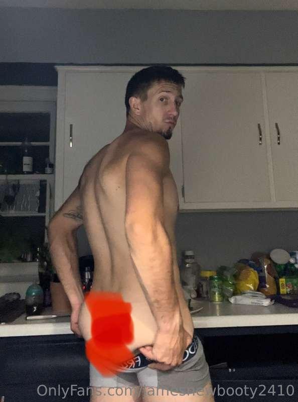 jamesnewbooty2410 image #1