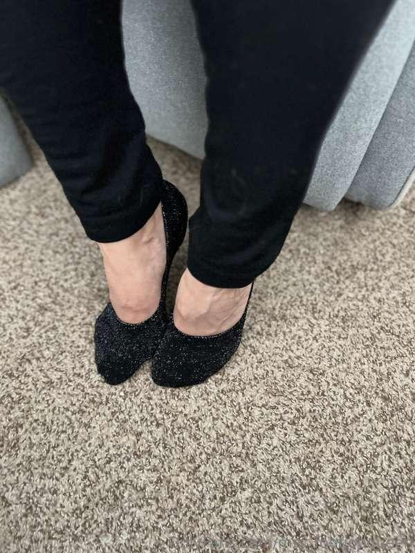 mrs_footjobqueen image #5