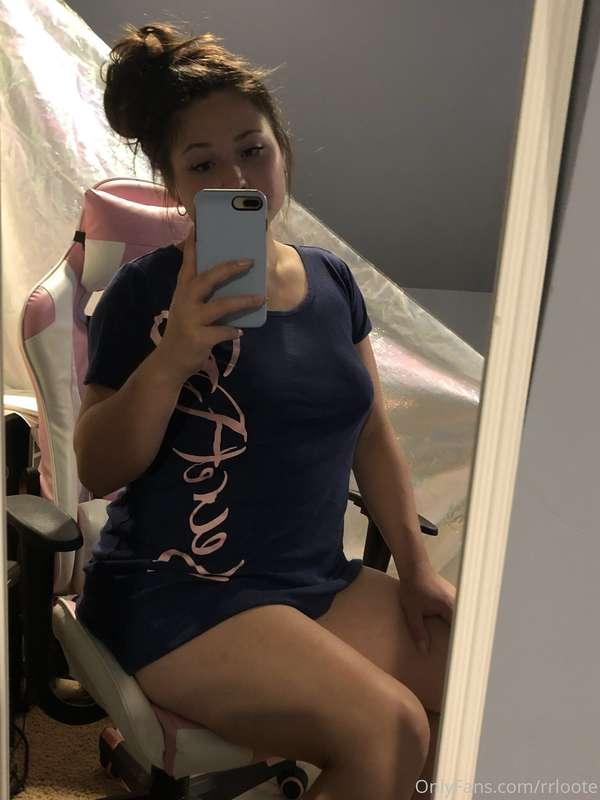 Like my pjs? I bet you’ll like what’s underneath of them 😉😈 ..