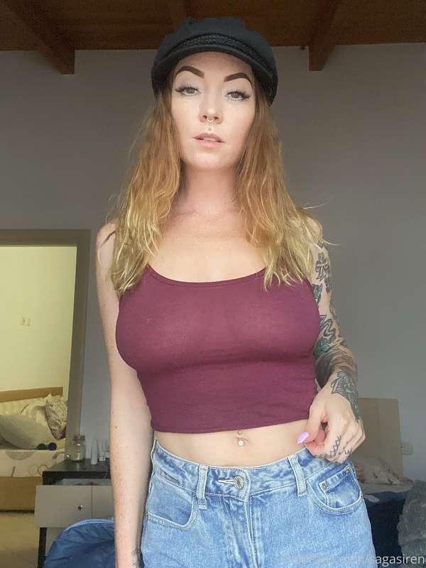 We call this "the lesbian hat" 😄👒