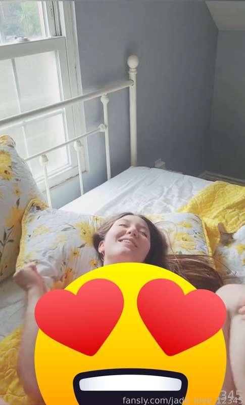 Let me explain what I want you to do to me 😏 Then I'll show you what it would look like to do those things to me 😍🤰🏻

Details: Fully topless (nipples are visible), dirty talk, POV missionary, 3¾ minutes, 25 weeks pregnant

#preggo #pregnantbelly #pregnancy #maternity #pregnantboobs #bigboobs #naturaltits #busty #mommy #milf #fyp #preggers #pregnanttits #pregnancyfetish #pregnantsex #sex #solo #pov #pointofview #missionary #dirtytalk #fansly 