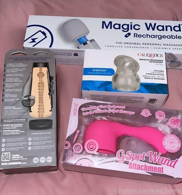 Who wants to see me play with my new toys that just arrived?..