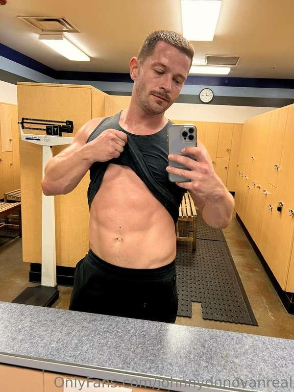 Sexy stache and belly button pics