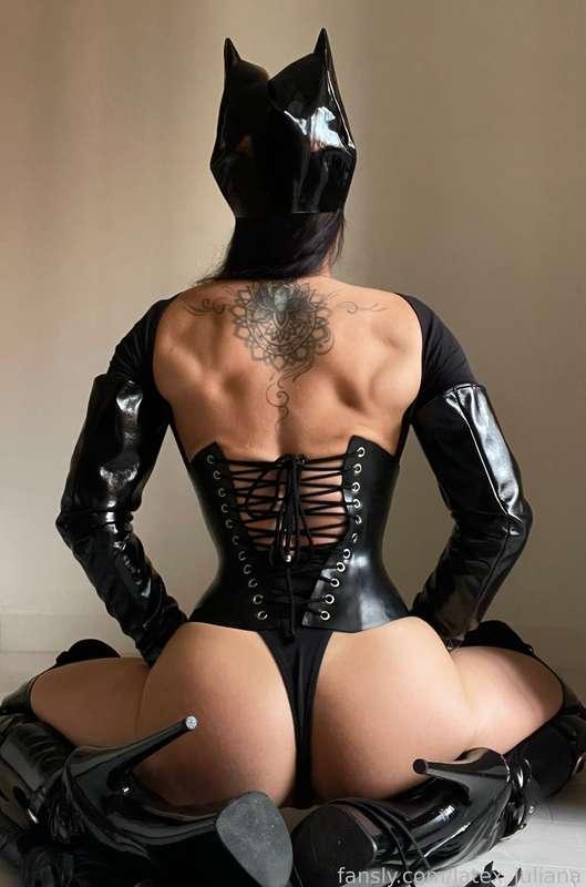 Looking for Girlfriend with Kinks😏? You got it!  
@latex_juliana 
is the ONE latex and leather girl with perfect body who can drive you crazy) 

She wear latex , leather, spandex, nylon, different heels and boots , and sometimes she become a real CATWOMAN and awake a real beast in you 🐈‍⬛ 

👅Latex &amp; Leather Goddess Catwoman😈
🟢Online now 
👠Dominatrix and Mistress 
🫦Teasing, poledance, roleplay, gymgirl 
📞 Videocall &amp; Sexting lover 

#fyp #naturalbeauty #fitnessmodel #fitnessbody #fitgirl #stockings #pantyhose #longlegs # #latex #mistress #onlinegirlfriend#corset #dominatrix #girlnextdoor #petite
