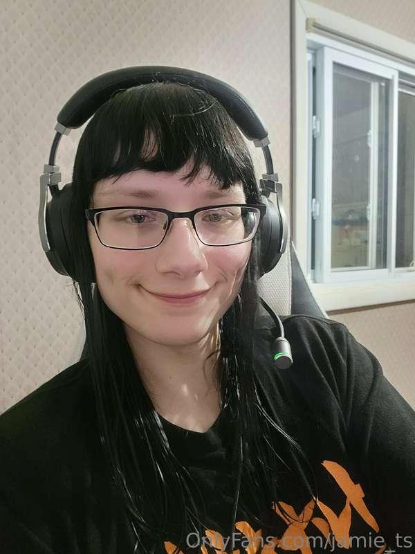 After shower, it's more game time!