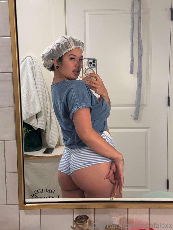 I was about to shower and thought about you. I wanted to sen..