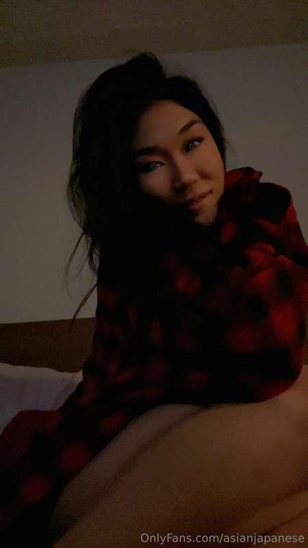 I usually sleep with no panties on. Come spend the night 