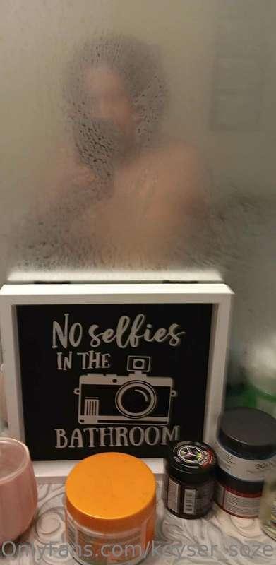 No selfies in the bathroom