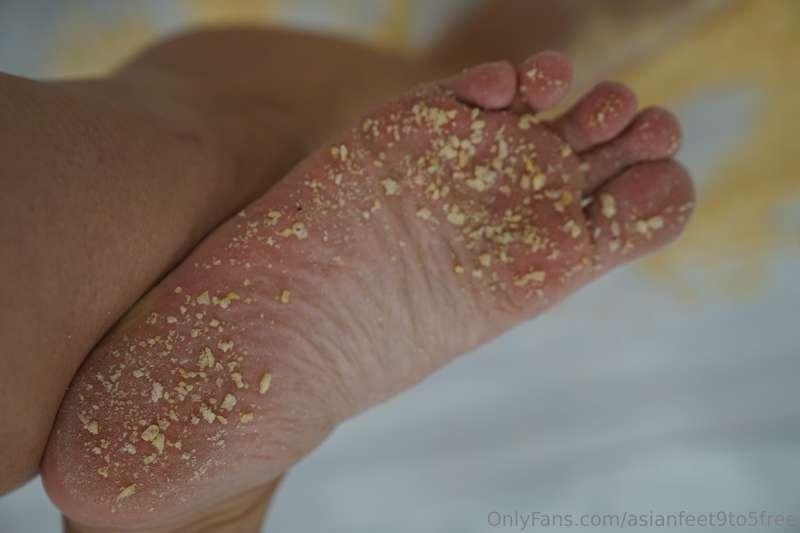 asianfeet9to5free main image