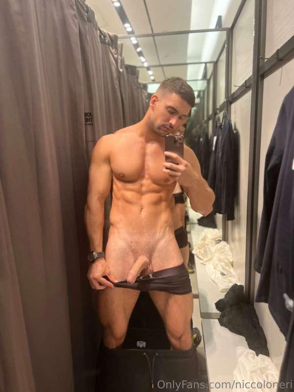 changing room selfie 🙄