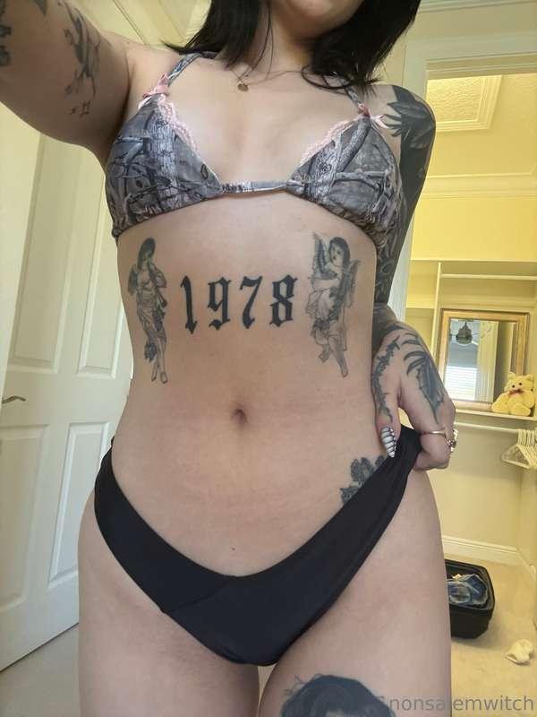 On vacation, swipe for ASS 😈🖤
