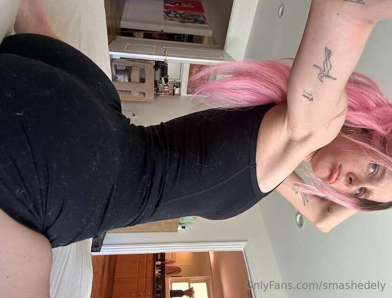 what would u do to this thicc booty? 😺🍑