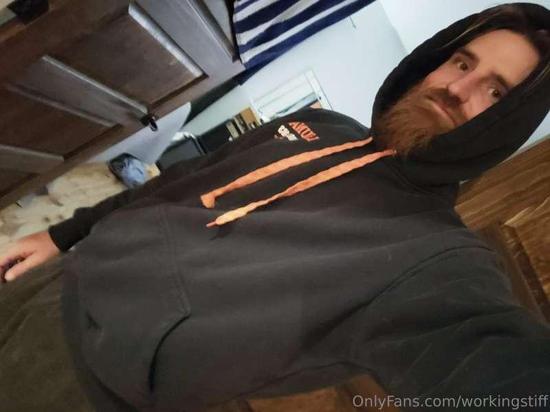 The Discreet Servant.  Can I get you anything Mistress/Maste..