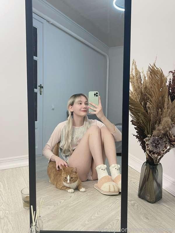 miraonlymira image #0