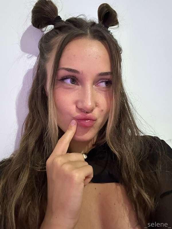 who loves space buns? 👾