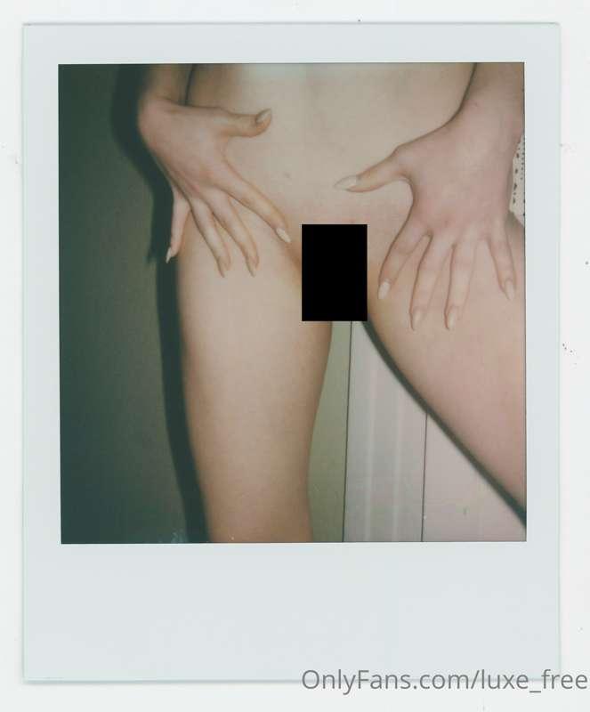 💖 *polaroid 8* 💖 **V-DAY POLAROID AUCTION** 💖 *link in bio t..