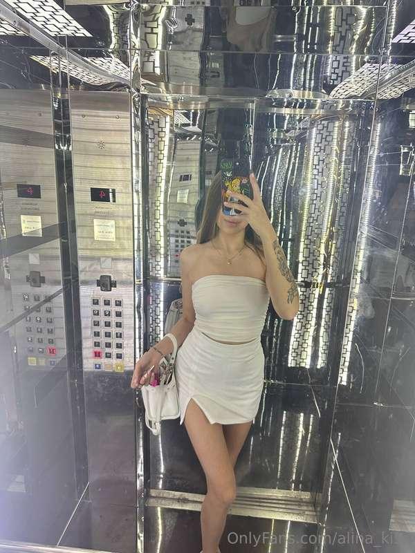 An elevator is a great place for unexpected meetings...😌 Onl..