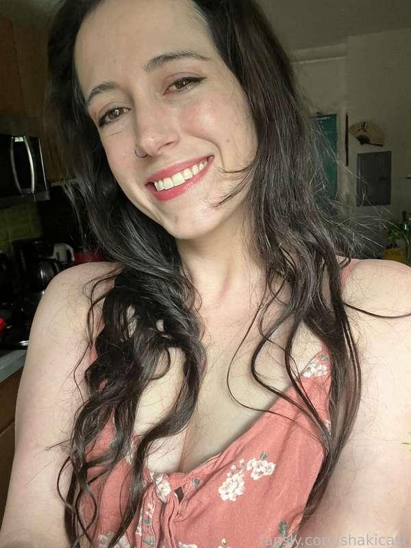 shakicast image #5