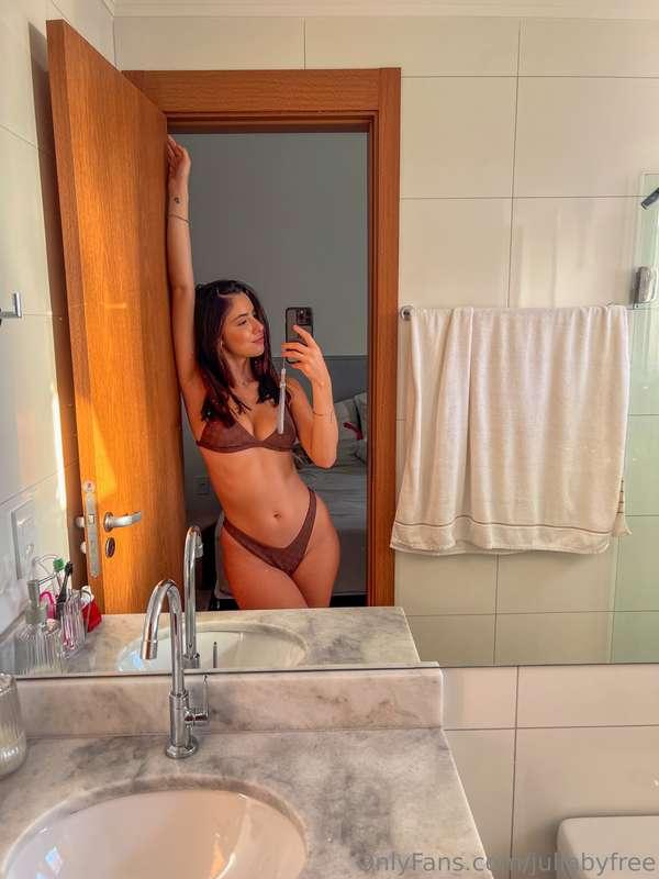 I’m about to be soaked and naked… join me? 🫦