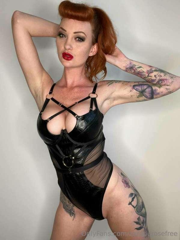 Bow before your msitress!

VIP @zaradurose