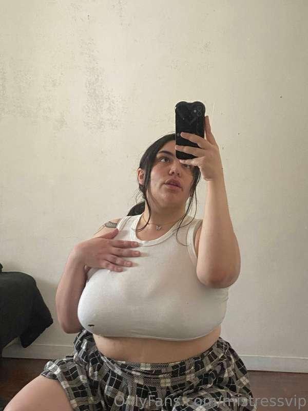 Do you like my outfit?