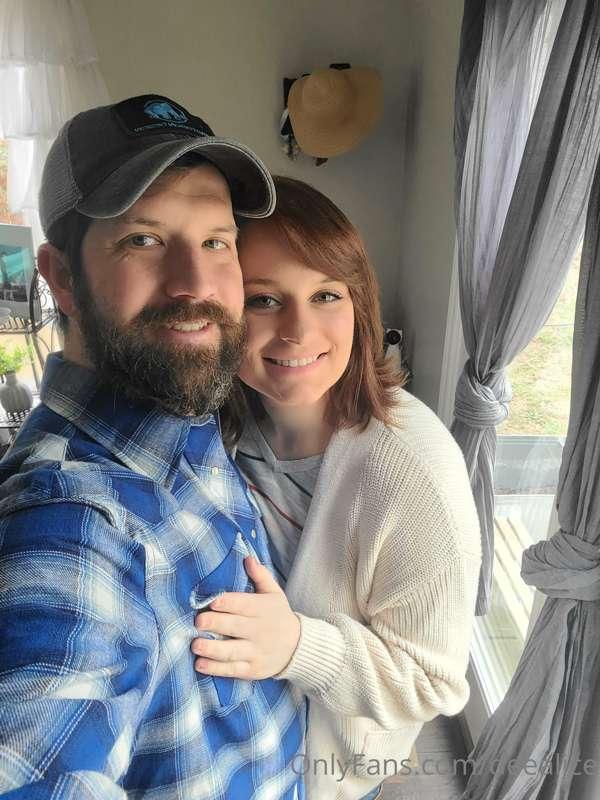 First date out since having the baby! MILF & DILF have a nic..
