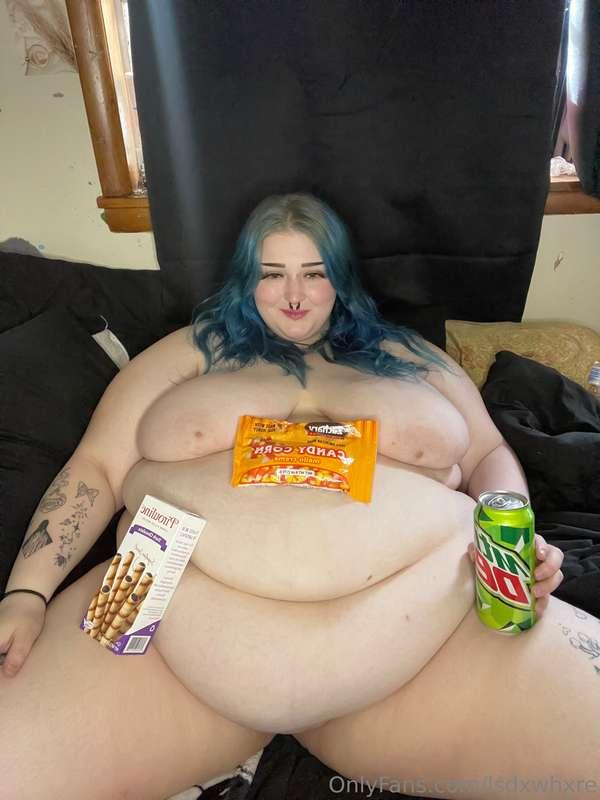 Fatty w her fav snacks <3