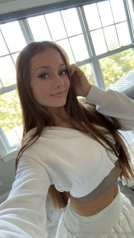 cute in the hoodie but even cuter without it 😏 wanna see wha..